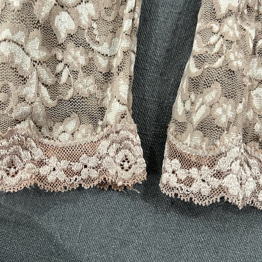 Lace top - Picture 3 of 6